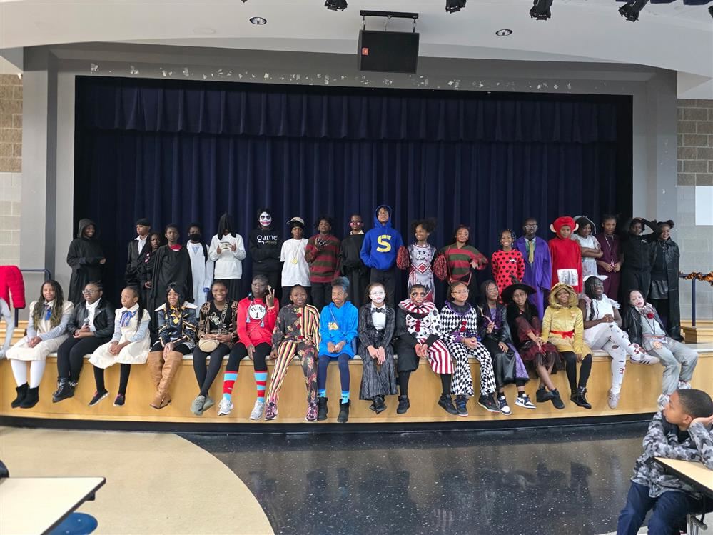  Students dressed in halloween costumes